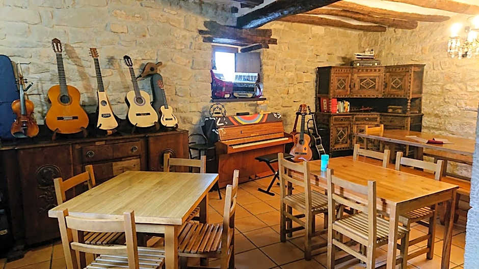 Albergue Sansol - El oasis del camino francés - Exclusivo para peregrinos