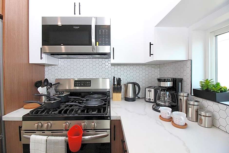Los Angeles 3BR Villa Suites with Free Parking