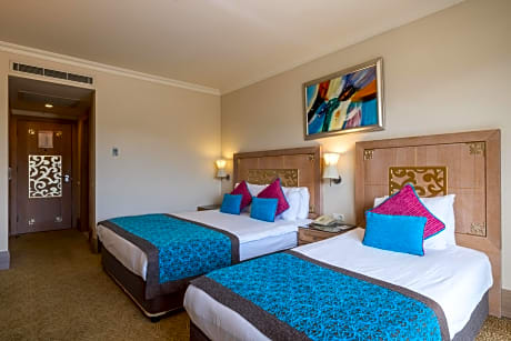 Standard Double or Twin Room with Side Sea View