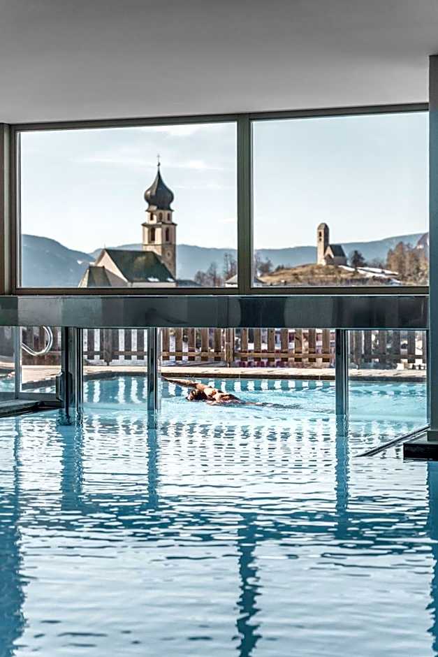 Hotel Emmy - five elements