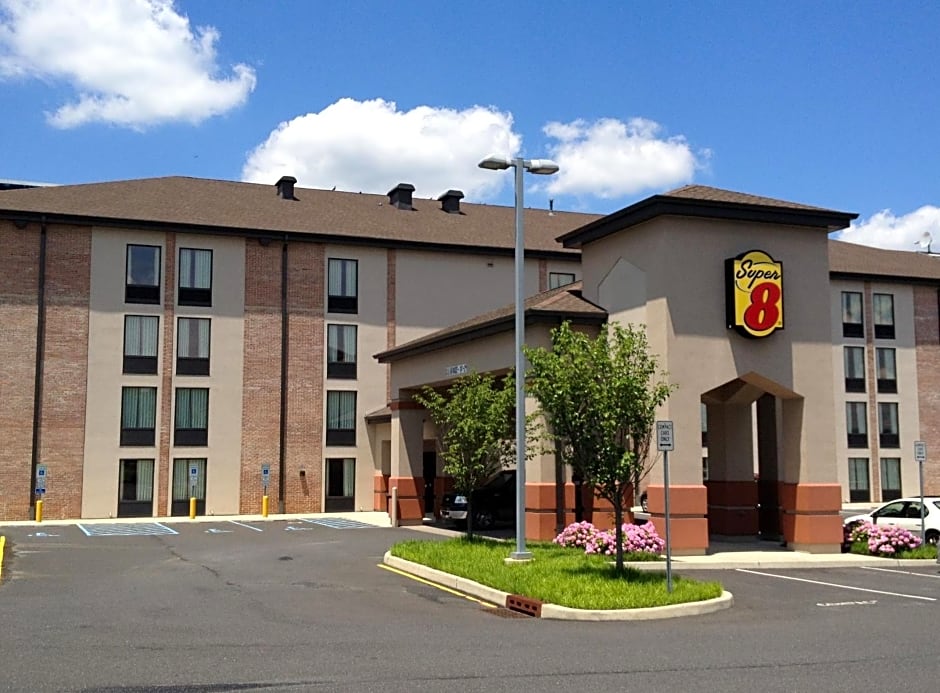 Super 8 by Wyndham Mount Laurel