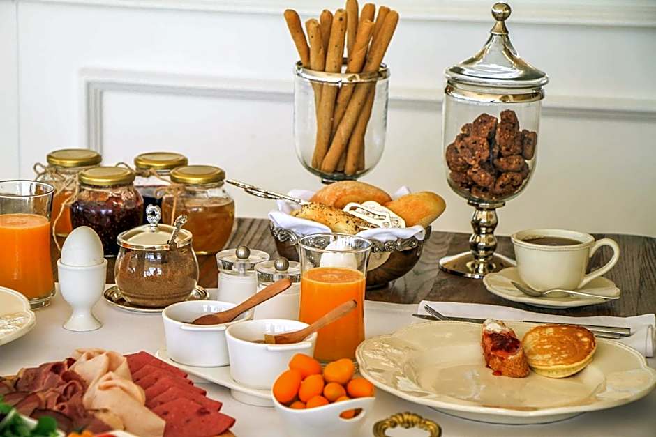 Ena Boutique Hotel & Residences