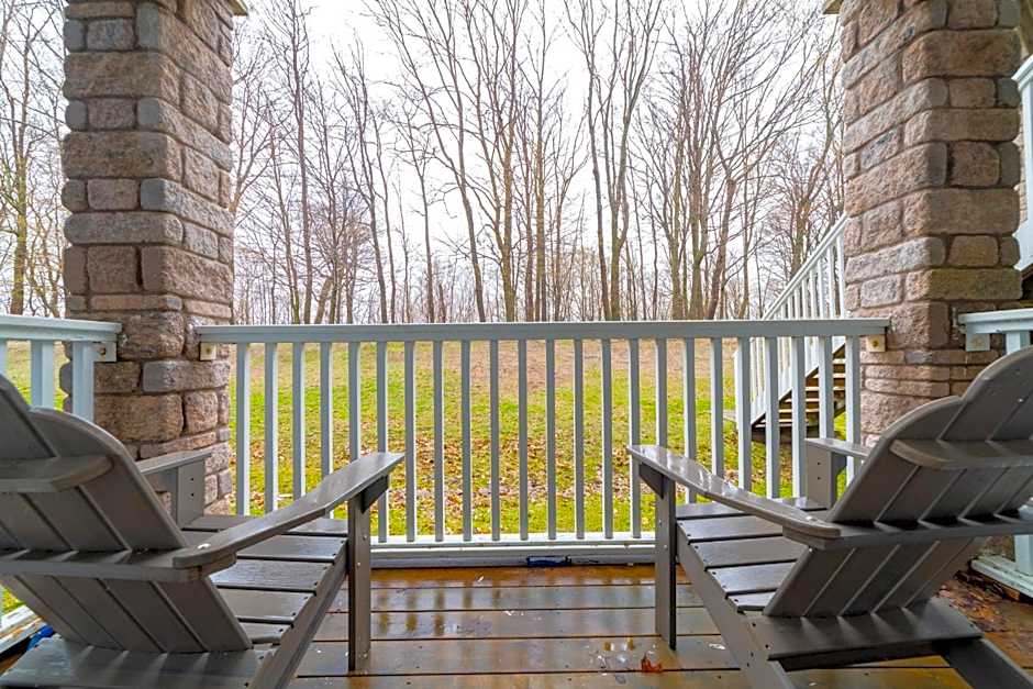 Horseshoe Valley Suites - The Azure