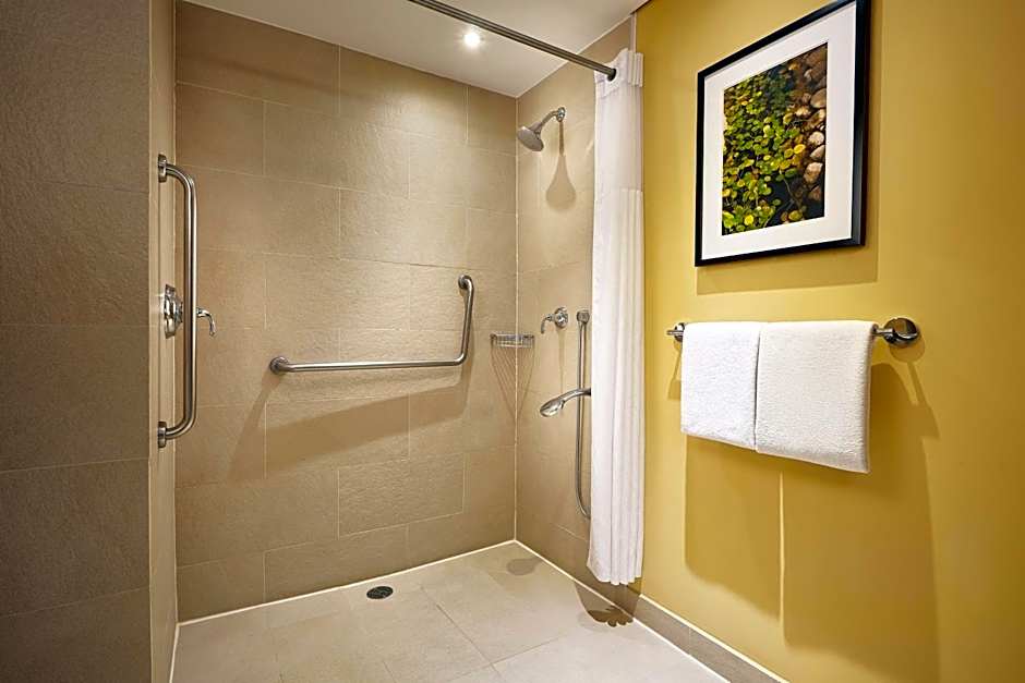 Courtyard by Marriott Leon at The Poliforum