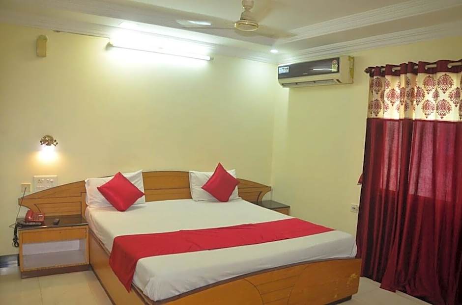 Poonam Hotel