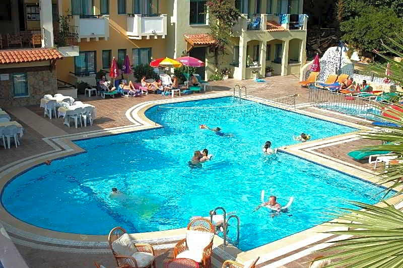 Montebello Deluxe Hotel
