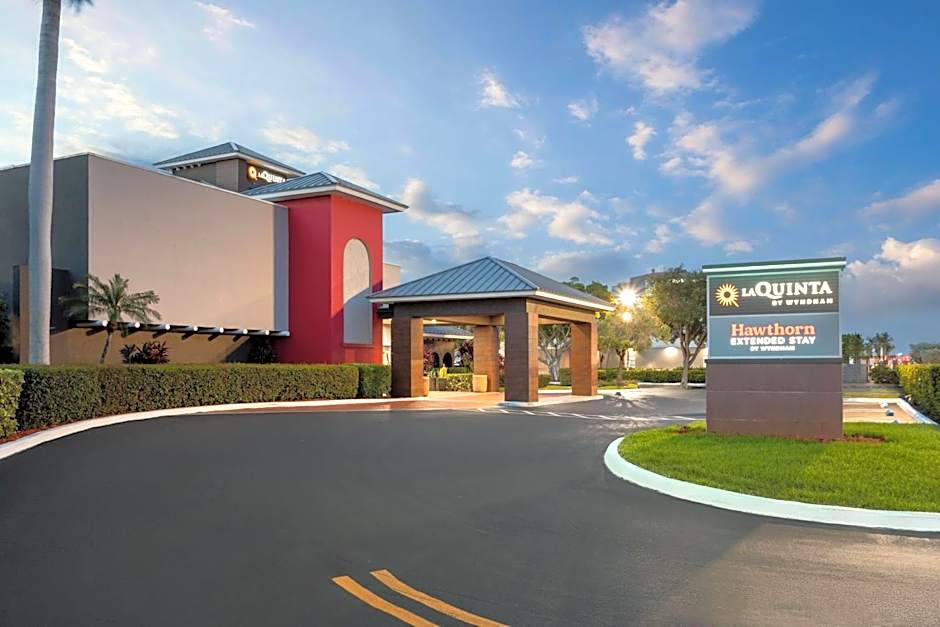 La Quinta Inn & Suites by Wyndham Fort Lauderdale Cypress Creek