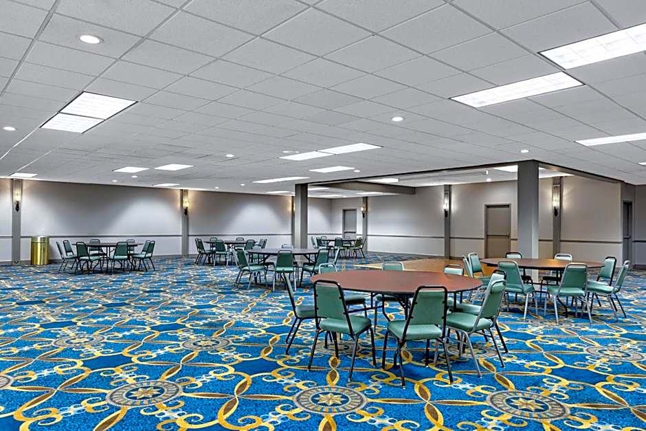Ramada by Wyndham Tulsa Broken Arrow