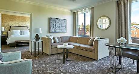 ACCESSIBLE GEORGETOWN ONE BEDROOM SUITE