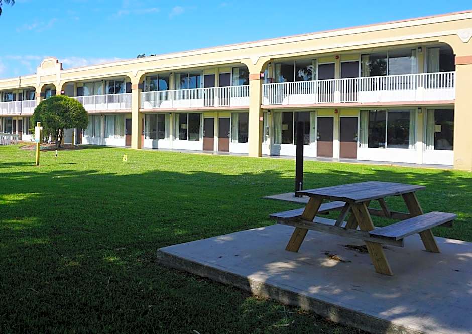 ISLAND HOTEL of Space Coast