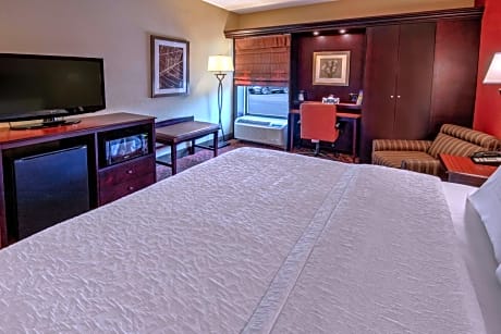 Deluxe King Room with Whirpool - Non-Smoking