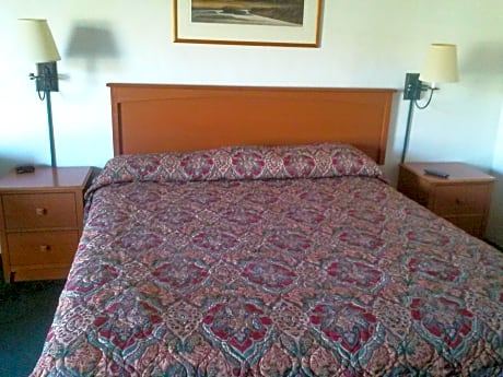1 King Bed Non-Smoking Room With Free Continental Breakfast, Free High Speed Internet And Refrigerat