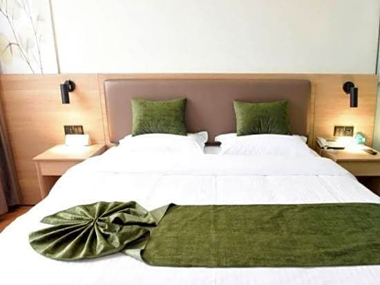 GreenTree Inn Zhangjiagang Daxin Town Pingbei Road Express Hotel