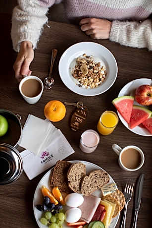 Bed in 8-Bed Mixed Dormitory Room