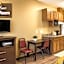 Texas Bungalows Hotel & Hotel Que at Lakeline Austin Cedar Park