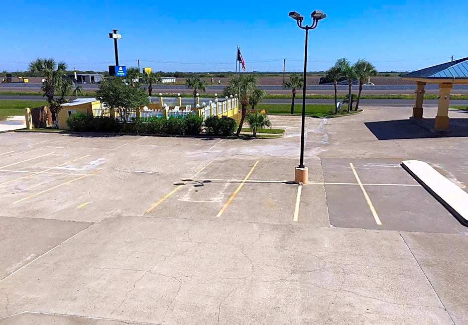 Americas Best Value Inn - Bishop / Kingsville