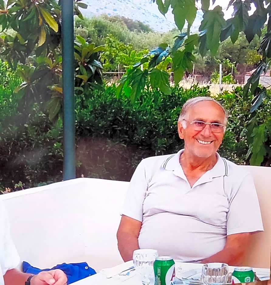 Manolis Rooms Vathys