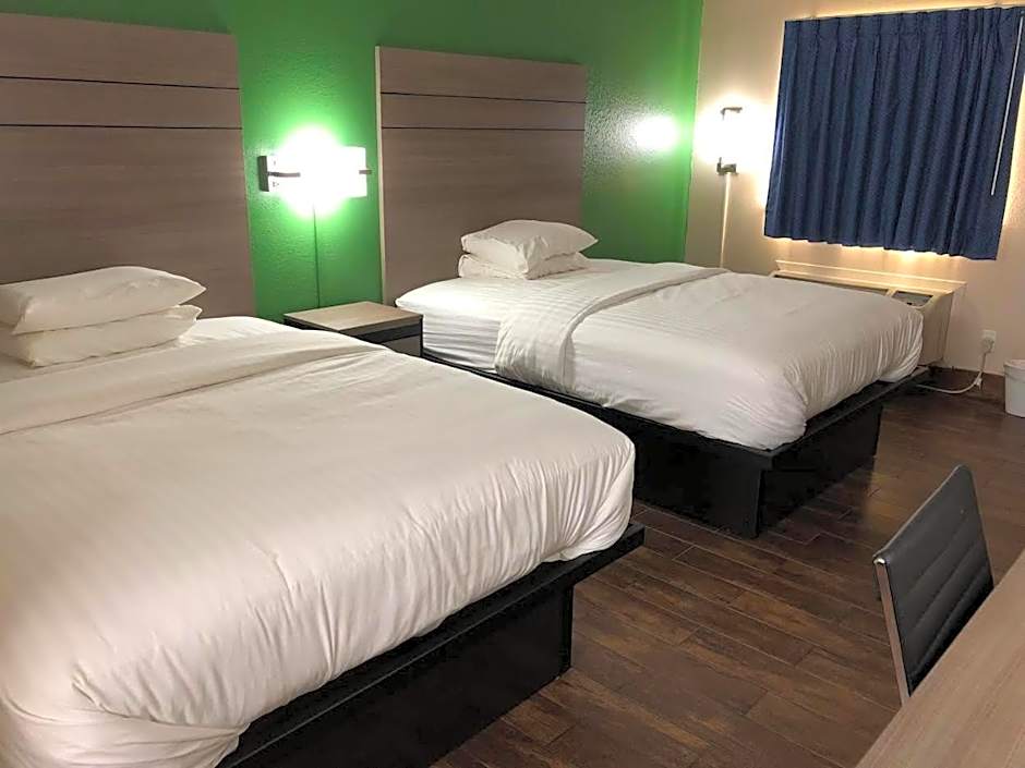 Travelers Inn and Suites Wharton