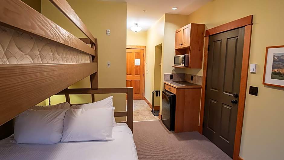 Timberline Lodges by Fernie Lodging Co