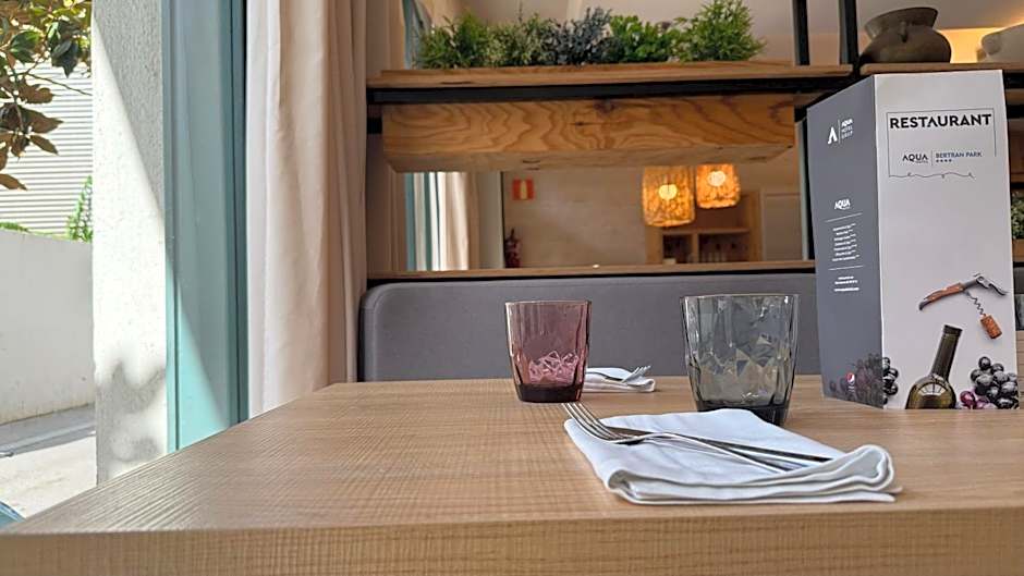 Aqua Hotel Bertran Park