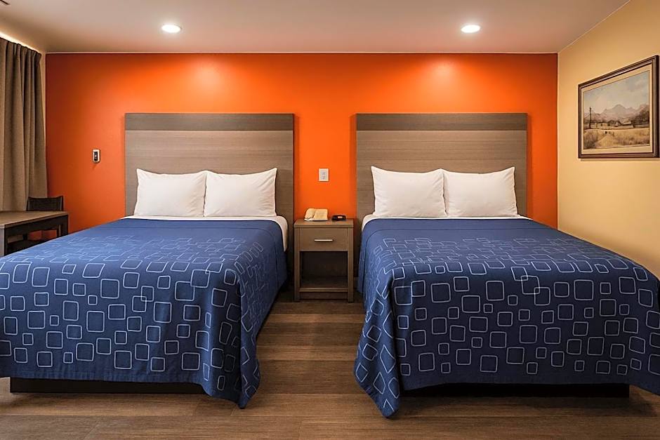 Pinconning Trail Inn Motel