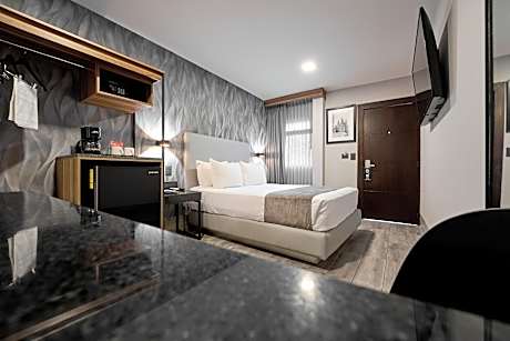 Deluxe Double Studio