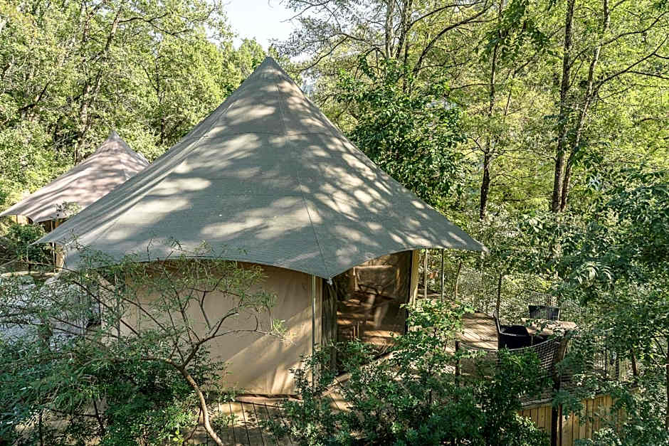 Prehistoric Lodge - Adult Only