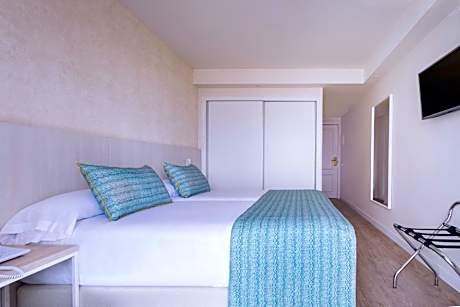 Double Room with Pool View (3 Adults)