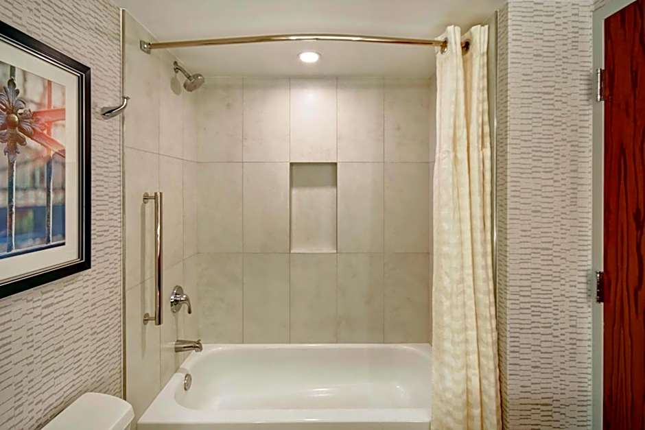 Embassy Suites By Hilton Hotel Omaha-Downtown/Old Market