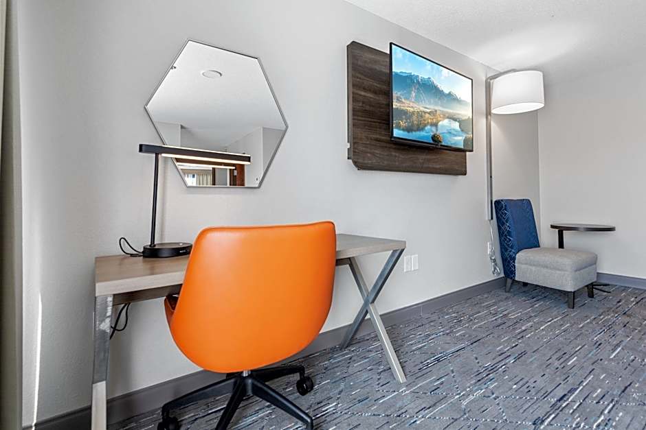 Holiday Inn Express Hotel & Suites Starkville By IHG