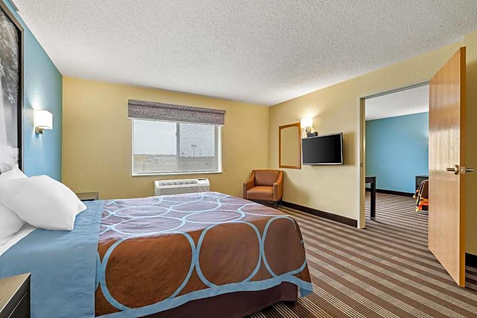 Super 8 by Wyndham Osseo WI
