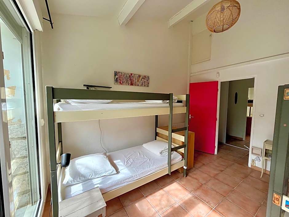Cassis Hostel