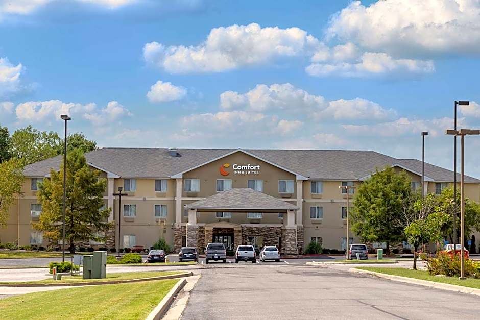 Comfort Inn & Suites Pittsburg KS