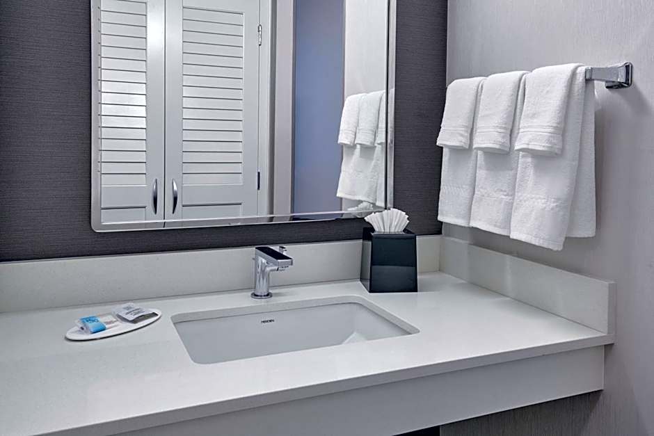 Courtyard By Marriott Detroit Livonia