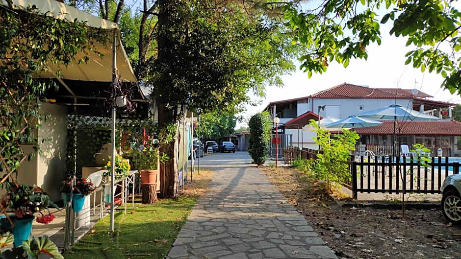 Camping Mitikas and Bungalows