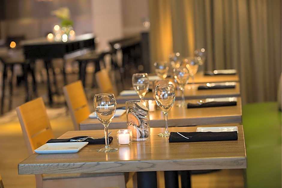 Renaissance by Marriott Meadowlands Hotel