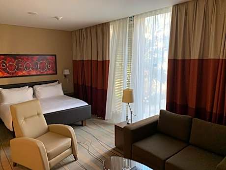 King Studio Suite with Balcony and Sea View - Smoking