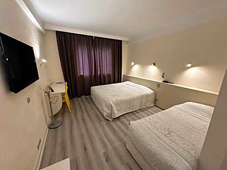 Family Room (5 Adults)
