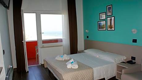 Double or Twin Room with Side Sea View