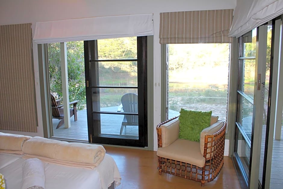 Khangela Private Game Lodge - Self Catering - Bedrooms are 3 Separate Chalets - Hluhluwe