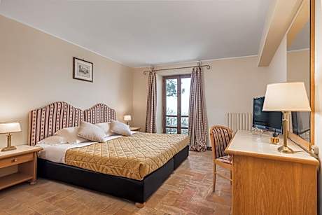 Deluxe Double Room with Terrace