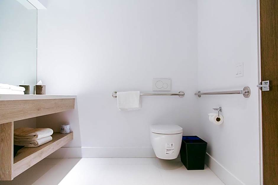 H2O Hermosa Beach Hotel