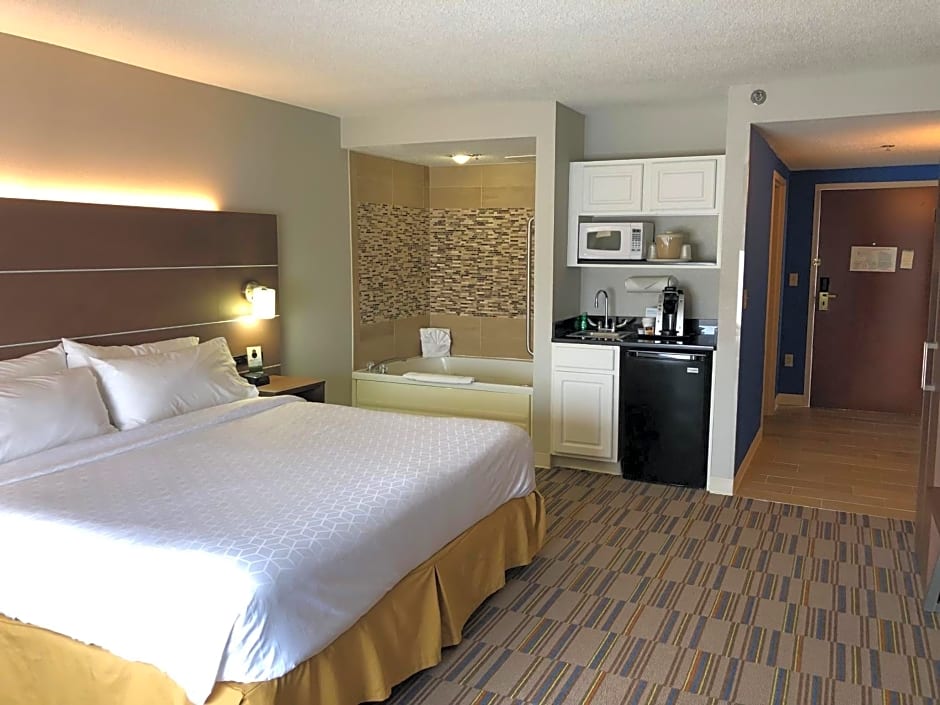 Holiday Inn Express and Suites - Quakertown, an IHG Hotel