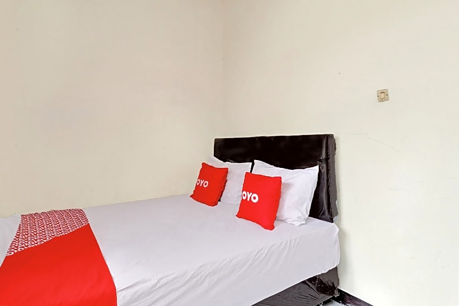 OYO Life 92685 Kost Arimbi