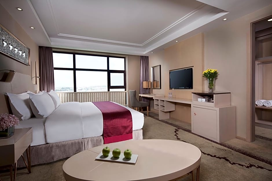 Holiday Inn & Suites Hulunbuir, an IHG Hotel