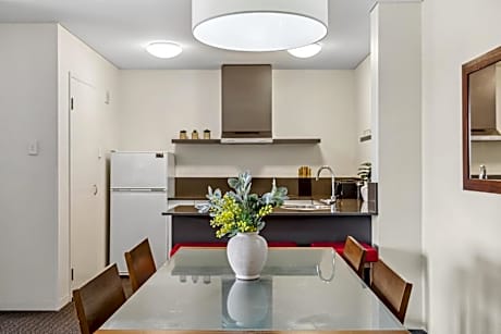 Cozy 2-Bedroom Apartment with City Views