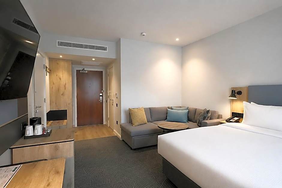 Holiday Inn London Luton North by IHG