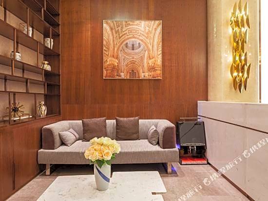 Yeste International Hotel (Helong Store)