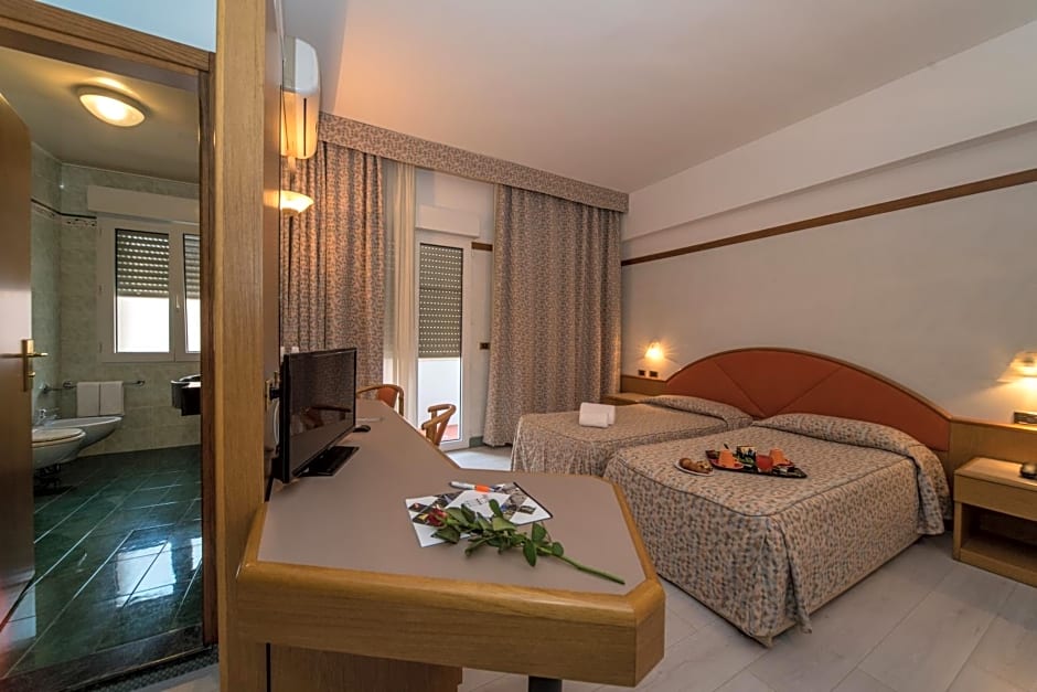 New Petit Hotel