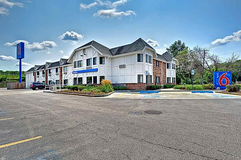 Motel 6-Glenview, IL - Chicago North